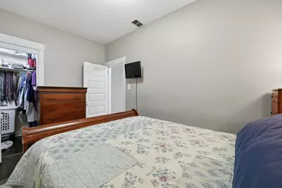 1929 W Irving Park Road #2, Chicago, IL 60613 - Photo 12
