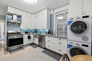 1929 W Irving Park Rd, Chicago, IL 60613 - Photo 10