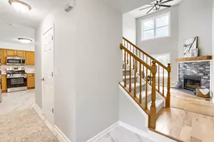 3042 Renard Ln, Saint Charles, IL 60175 - Photo 4