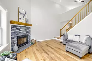 3042 Renard Ln, Saint Charles, IL 60175 - Photo 6
