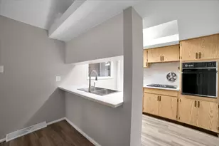 209 Sharon Ln, North Aurora, IL 60542 - Photo 14