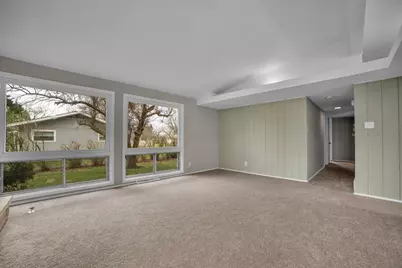 209 Sharon Lane, North Aurora, IL 60542 - Photo 4