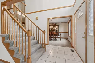 611 Vanderbilt Dr, New Lenox, IL 60451 - Photo 2