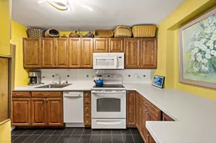 4250 N Marine Dr, Chicago, IL 60613 - Photo 12
