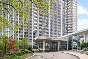 4250 N Marine Dr, Chicago, IL 60613 - Photo 4