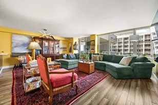 4250 N Marine Dr, Chicago, IL 60613 - Photo 8