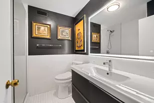 4250 N Marine Dr, Chicago, IL 60613 - Photo 18