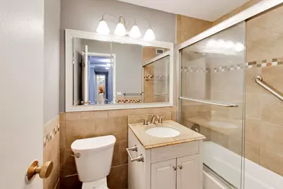 400 E Randolph Street #1727, Chicago, IL 60601 - Photo 24