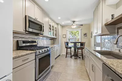 19W107 Avenue Normandy N, Oak Brook, IL 60523 - Photo 6
