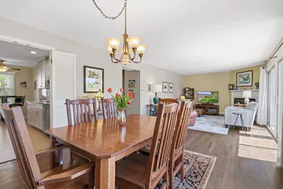 19W107 Avenue Normandy N, Oak Brook, IL 60523 - Photo 8