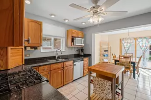 1852 Suffolk Ave, Westchester, IL 60154 - Photo 8