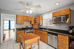 1852 Suffolk Ave, Westchester, IL 60154 - Photo 6