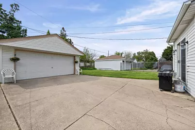 1852 Suffolk Avenue, Westchester, IL 60154 - Photo 22