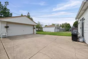 1852 Suffolk Ave, Westchester, IL 60154 - Photo 22