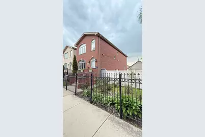 422 W 42nd Place, Chicago, IL 60609 - Photo 2