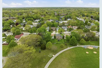 221 E Lakeside Drive, Vernon Hills, IL 60061 - Photo 32