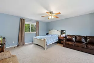 221 E Lakeside Dr, Vernon Hills, IL 60061 - Photo 14