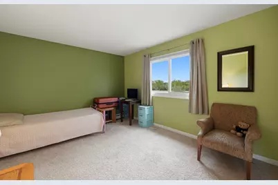 221 E Lakeside Drive, Vernon Hills, IL 60061 - Photo 18
