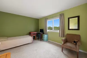 221 E Lakeside Dr, Vernon Hills, IL 60061 - Photo 18