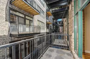 420 W Ontario St, Chicago, IL 60610 - Photo 10