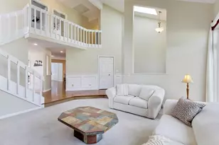 384 Du Pahze St, Naperville, IL 60565 - Photo 6