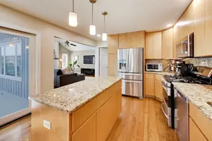 384 Du Pahze St, Naperville, IL 60565 - Photo 8