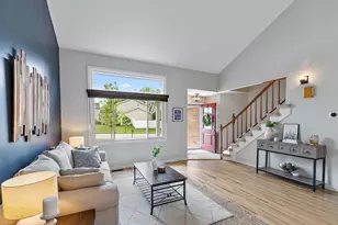 1041 N Cardinal Dr, Palatine, IL 60074 - Photo 4