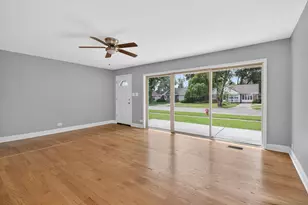 1125 Suffolk Ave, Westchester, IL 60154 - Photo 8
