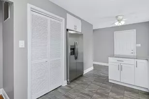 1125 Suffolk Ave, Westchester, IL 60154 - Photo 12