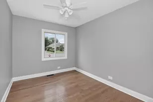 1125 Suffolk Ave, Westchester, IL 60154 - Photo 16