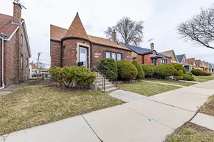 3938 W 66th Pl, Chicago, IL 60629 - Photo 2