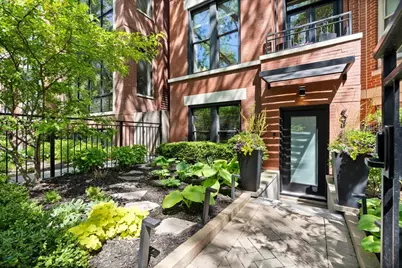 908 W Webster Avenue, Chicago, IL 60614 - Photo 2