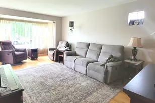 9301 S Spaulding Ave, Evergreen Park, IL 60805 - Photo 4