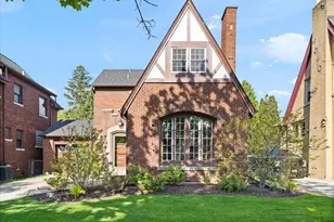 9814 S Hoyne Ave, Chicago, IL 60643 - Photo 2