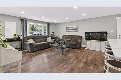 1723 Hartmann Drive, Schaumburg, IL 60193 - Photo 6