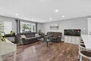 1723 Hartmann Dr, Schaumburg, IL 60193 - Photo 6