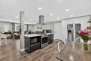 1723 Hartmann Dr, Schaumburg, IL 60193 - Photo 14