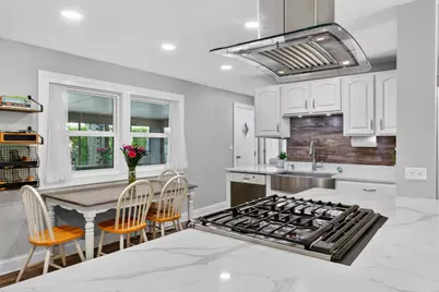 1723 Hartmann Drive, Schaumburg, IL 60193 - Photo 10