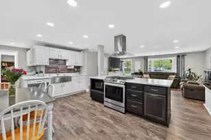 1723 Hartmann Dr, Schaumburg, IL 60193 - Photo 12