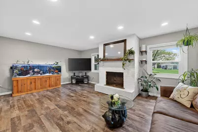 1723 Hartmann Drive, Schaumburg, IL 60193 - Photo 16