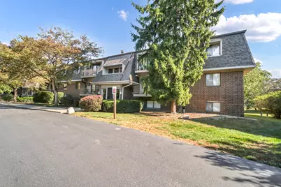 138 E Bailey Road #M, Naperville, IL 60565 - Photo 2