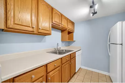 138 E Bailey Road #M, Naperville, IL 60565 - Photo 6