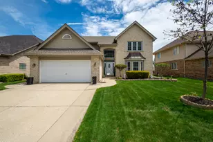 541 N 4th Ave, Addison, IL 60101 - Photo 1