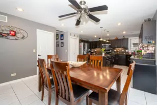 541 N 4th Ave, Addison, IL 60101 - Photo 8