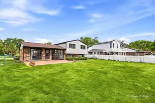 1527 S Chesterfield Dr, Arlington Heights, IL 60005 - Photo 26