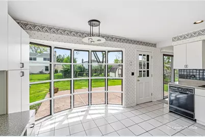 1527 S Chesterfield Drive, Arlington Heights, IL 60005 - Photo 10