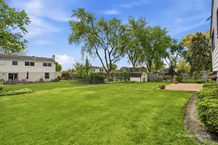 1527 S Chesterfield Dr, Arlington Heights, IL 60005 - Photo 28