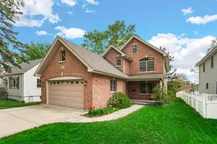 445 S Maple St, Itasca, IL 60143 - Photo 1