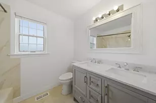 2138 Rugen Rd, Glenview, IL 60025 - Photo 12