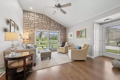 6340 N Indian Road, Chicago, IL 60646 - Photo 2